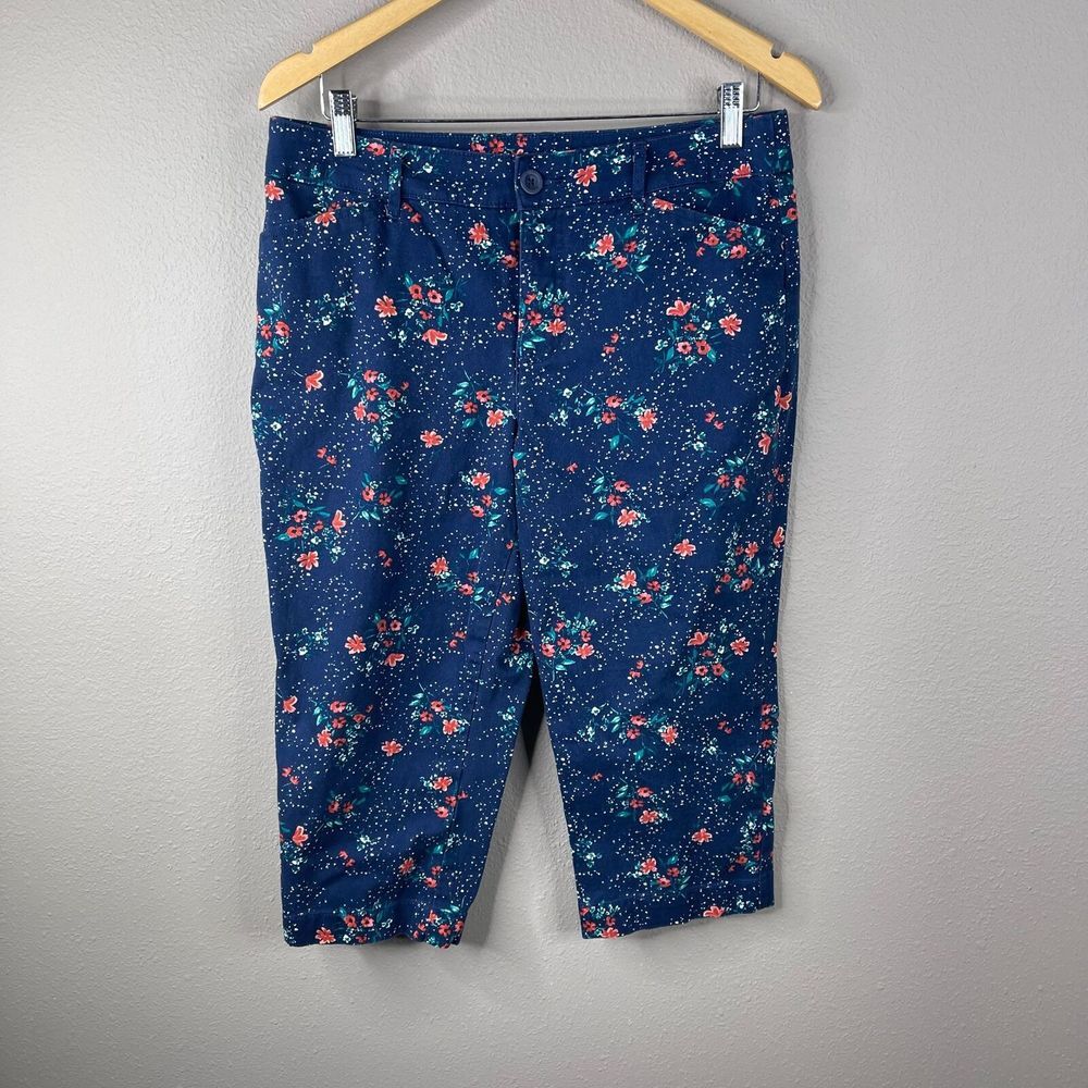 St. John's Bay Womens‎ Capri Pant Size 12 Belted Floral Pockets